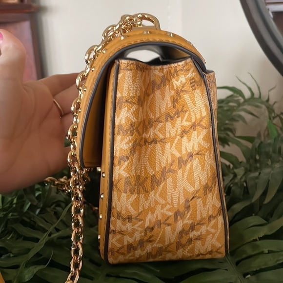 Brand New Michael Kors Soho Large Frameout Chain Shoulder Purse Marigold - Picture 9 of 16